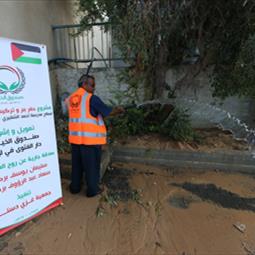 افتتاح بئر مياه ومحطة تحلية في قطاع غزة